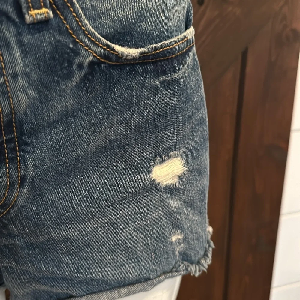 LEVI’S HIGH RISE DARK WASH 501 BUTTON FLY CUT OFF RETRO JEAN SHORTS SIZE 27 e8 - Picture 2 of 9